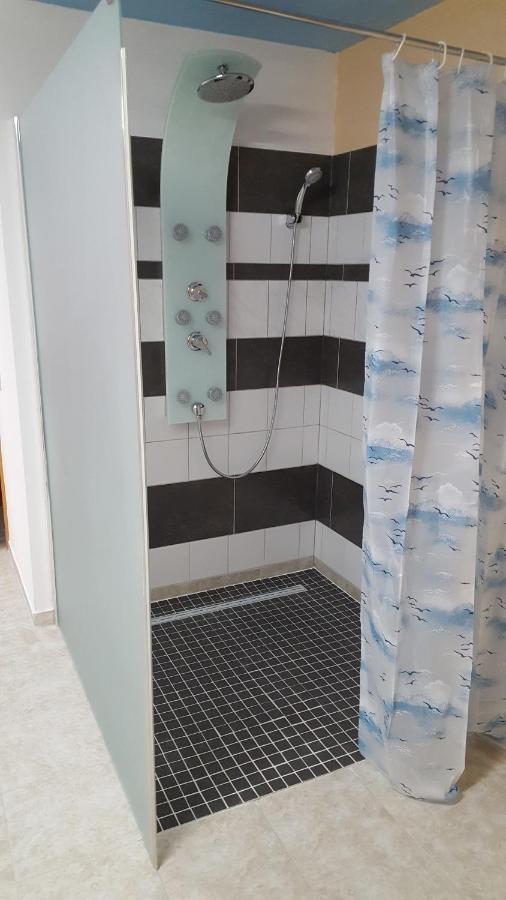 Soyen Barrierefreies Zimmer Im Blockhaus Mit Sauna Am See מראה חיצוני תמונה