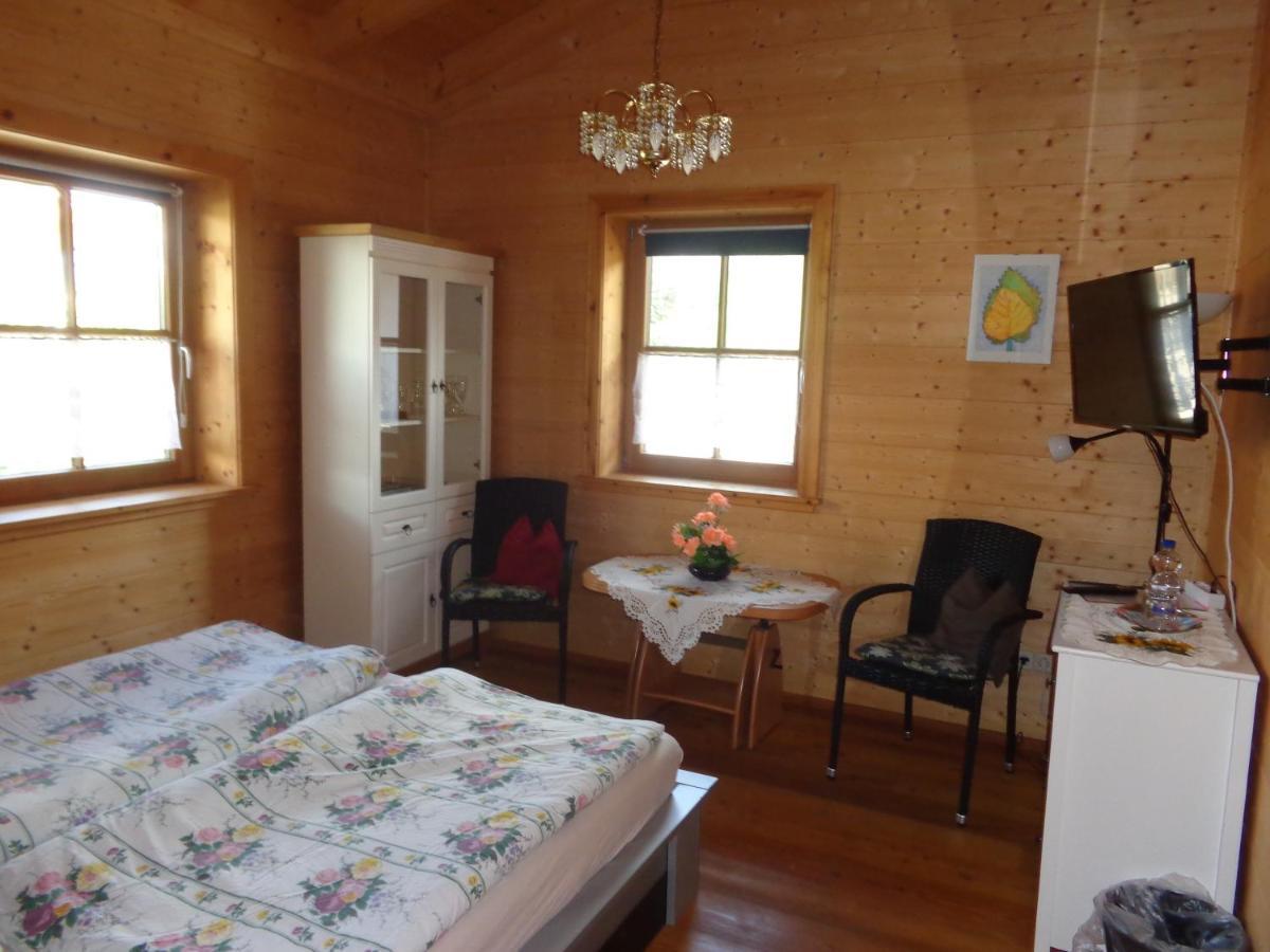 Soyen Barrierefreies Zimmer Im Blockhaus Mit Sauna Am See מראה חיצוני תמונה